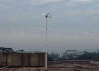 China Alto rendimiento solar y sistemas eléctricos caseros híbridos del viento con todos en un inversor del regulador compañía